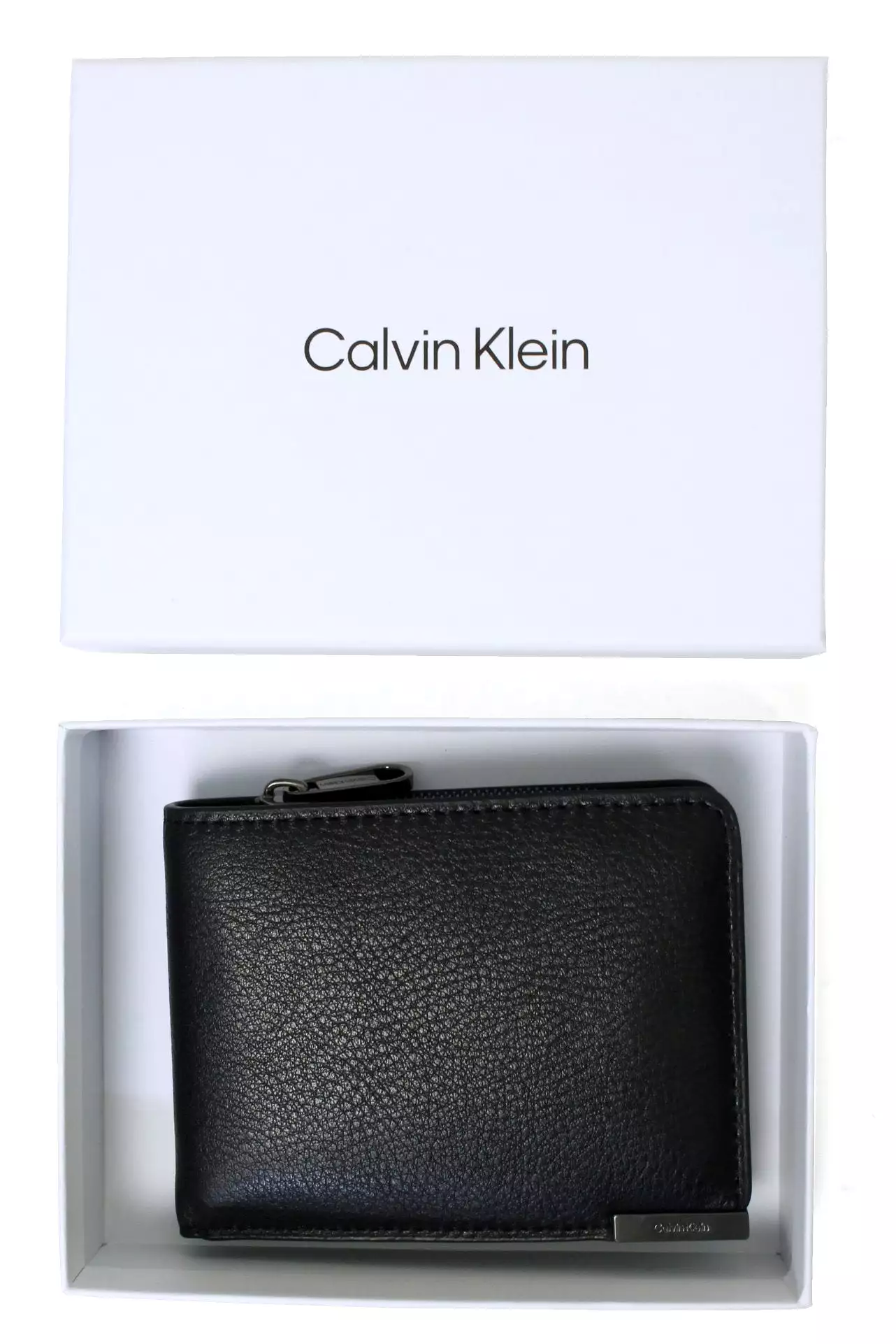 Calvin Klein Modern Plaque Zip Bifold Wallet