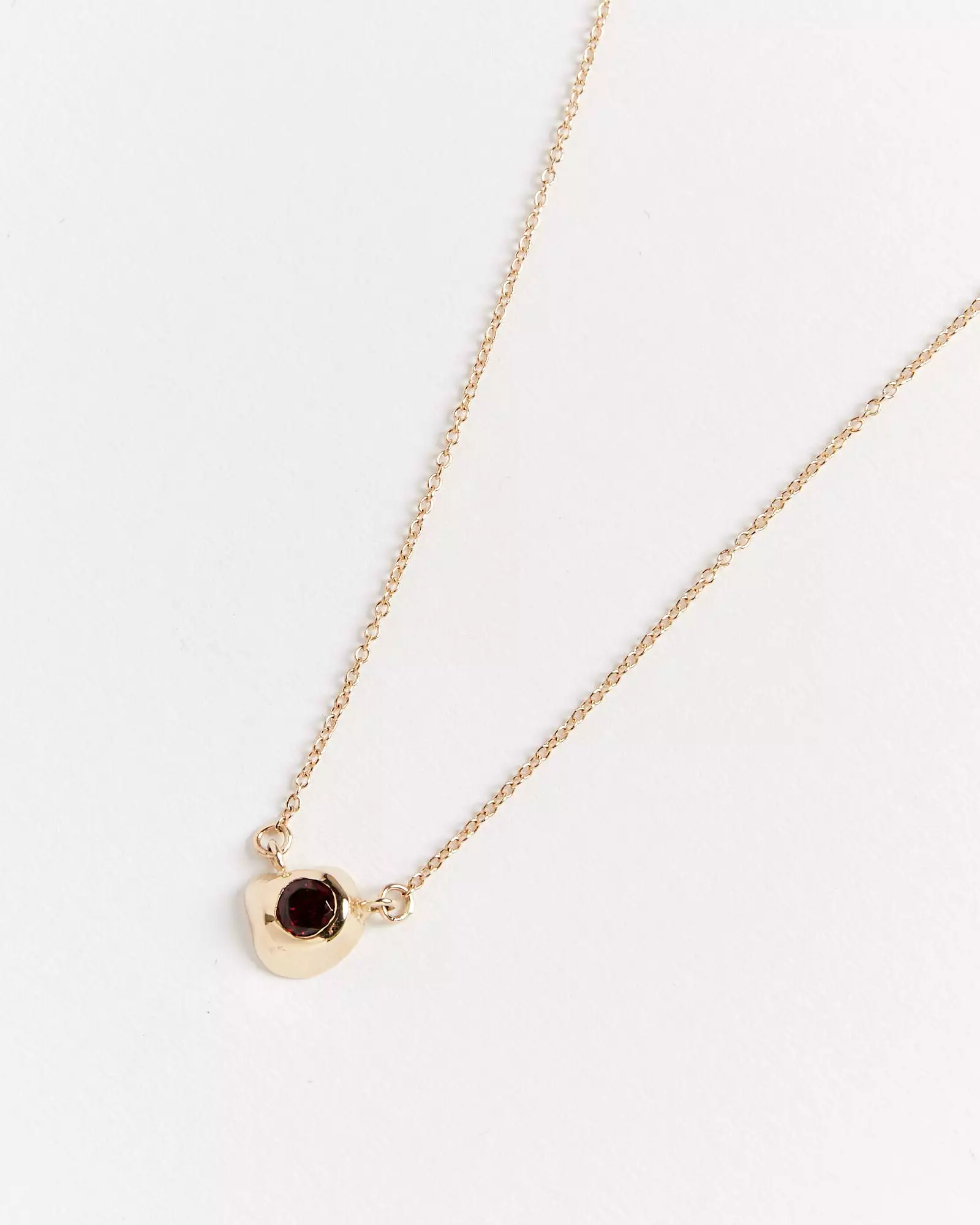 Kira Necklace in 14K Gold/Garnet