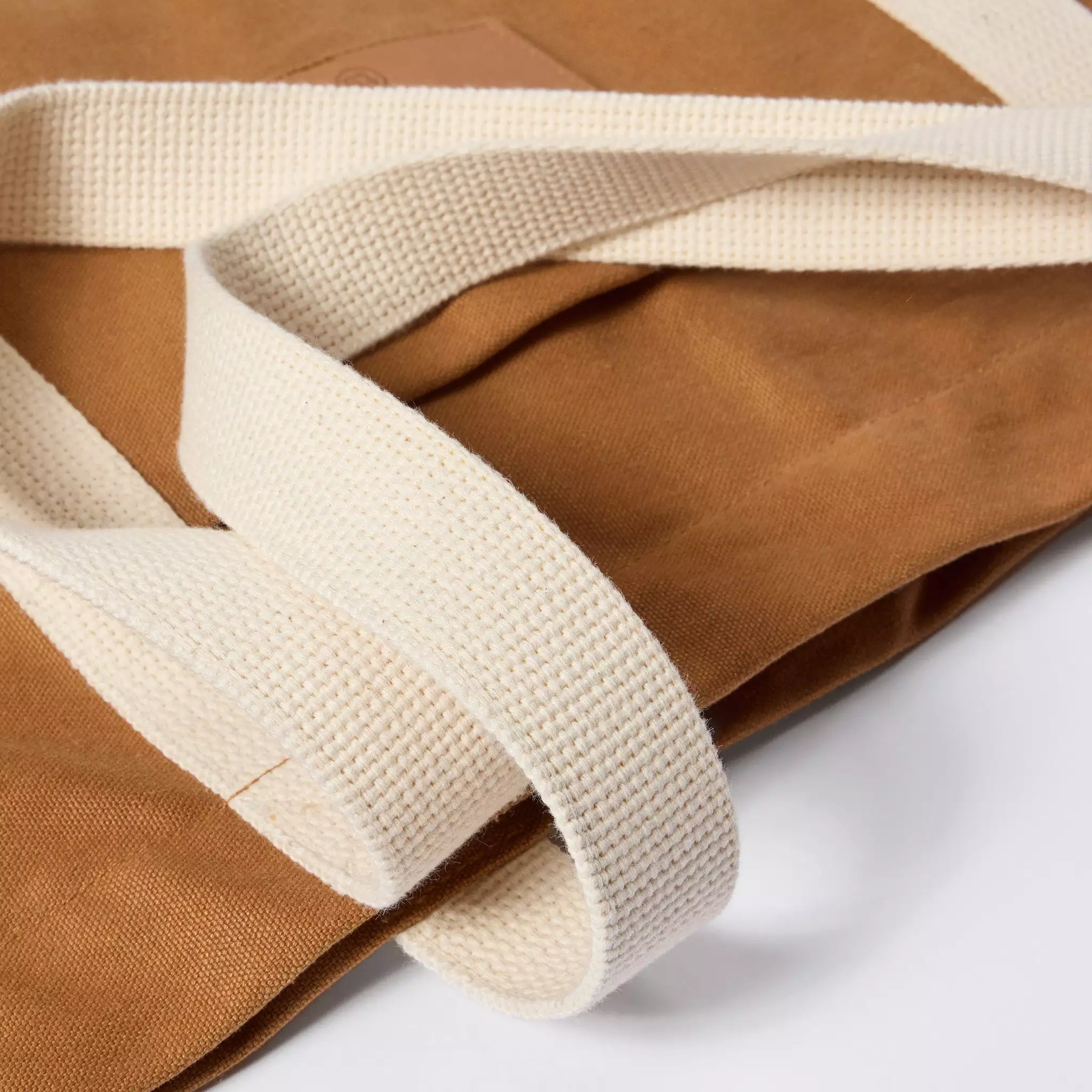 The Market Tote in Cedar Boss Duck