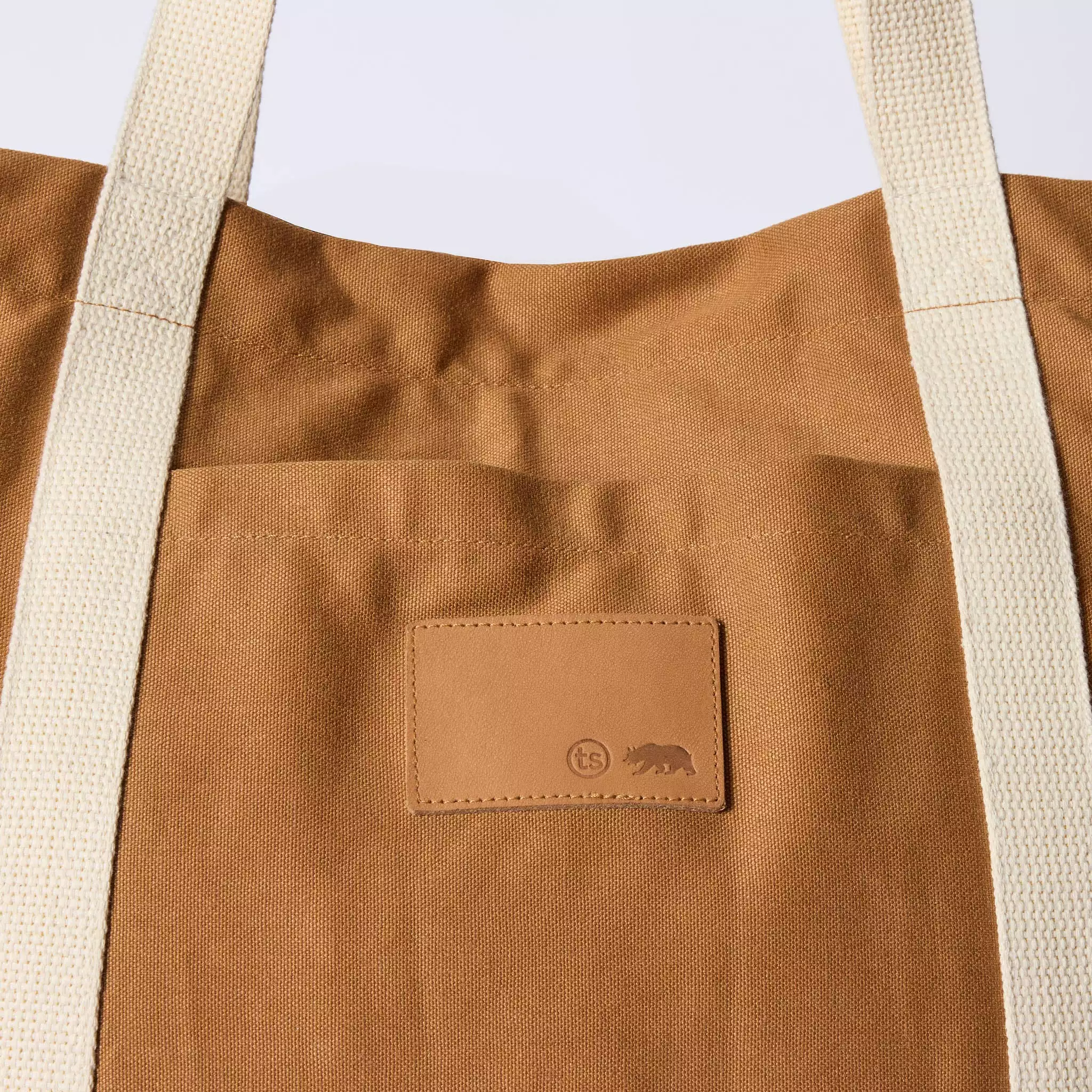 The Market Tote in Cedar Boss Duck