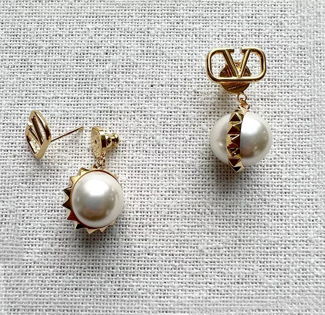 VLogo Studded Pearl Earrings