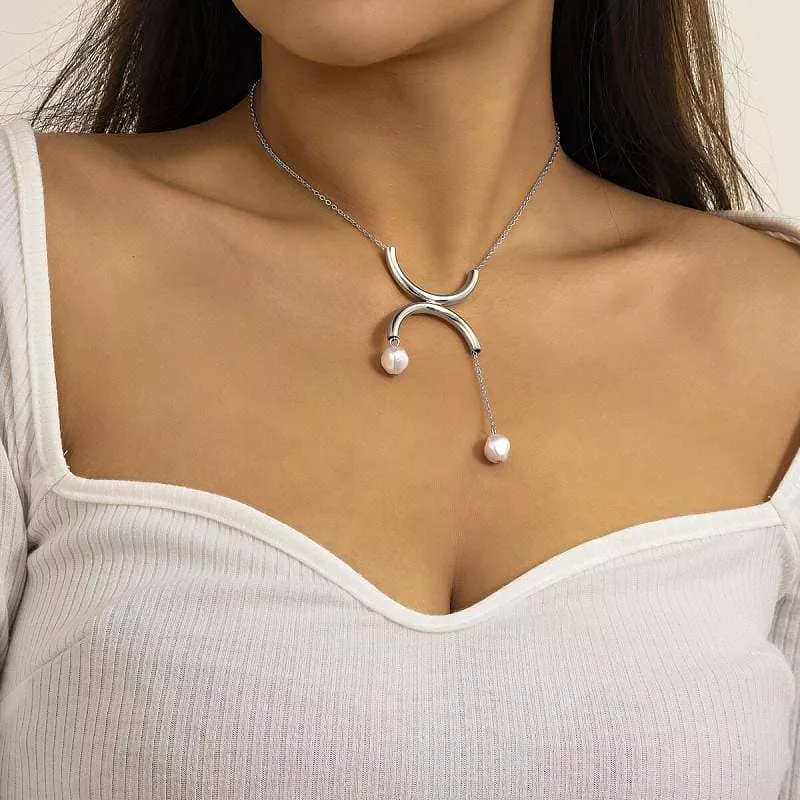 Women's Simple Faux Pearl Semicircle Pendant Necklaces