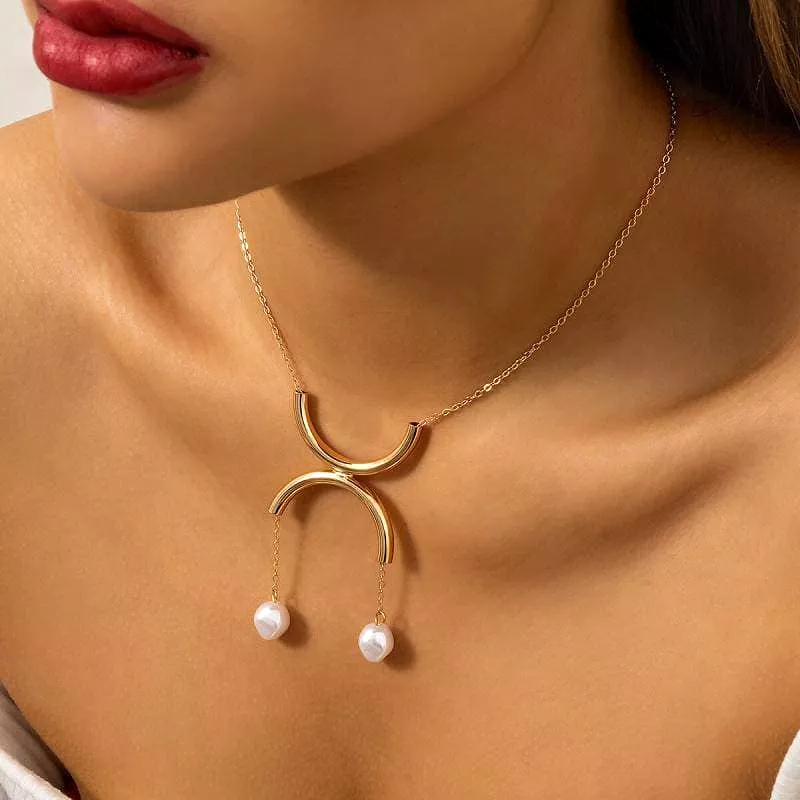 Women's Simple Faux Pearl Semicircle Pendant Necklaces