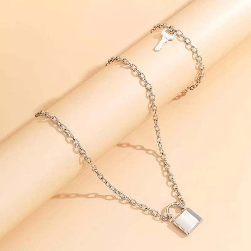 Women's Simple Lock Pendant Necklaces